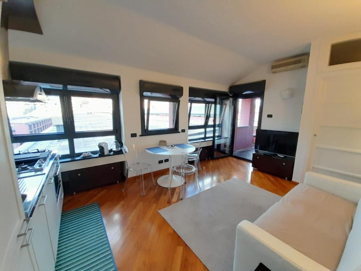 Bilocale Vista Mare Con Terrazzo-Porto Antico- Parcheggio Scontato Apartment Генуа Екстериор снимка