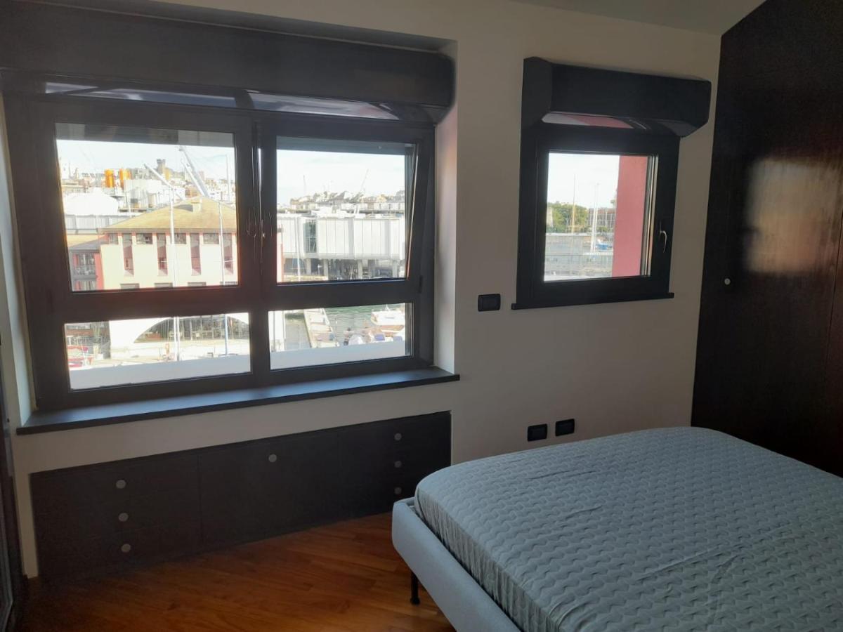 Bilocale Vista Mare Con Terrazzo-Porto Antico- Parcheggio Scontato Apartment Генуа Екстериор снимка