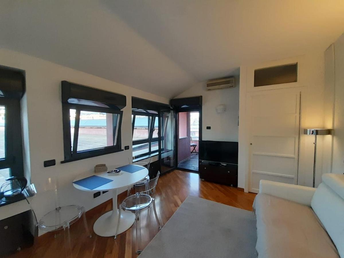 Bilocale Vista Mare Con Terrazzo-Porto Antico- Parcheggio Scontato Apartment Генуа Екстериор снимка