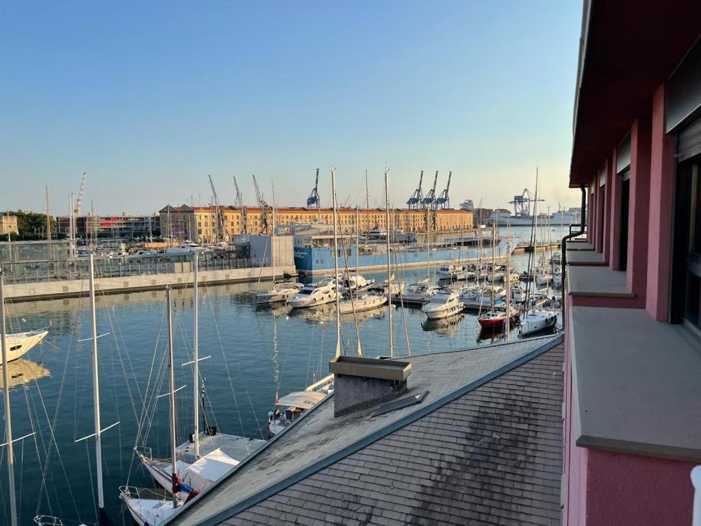 Bilocale Vista Mare Con Terrazzo-Porto Antico- Parcheggio Scontato Apartment Генуа Екстериор снимка