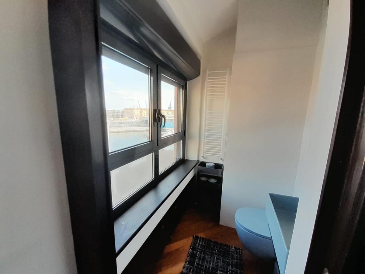 Bilocale Vista Mare Con Terrazzo-Porto Antico- Parcheggio Scontato Apartment Генуа Екстериор снимка
