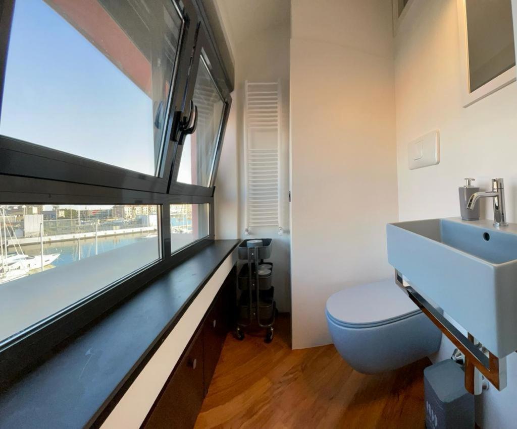 Bilocale Vista Mare Con Terrazzo-Porto Antico- Parcheggio Scontato Apartment Генуа Екстериор снимка